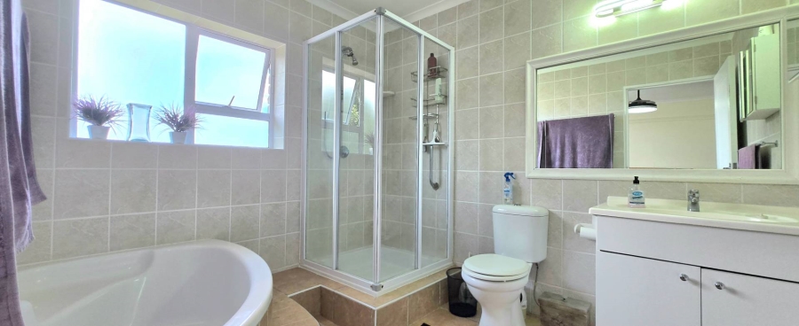 3 Bedroom Property for Sale in Kleinbaai Western Cape